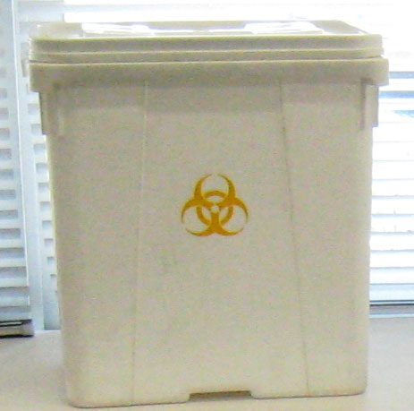 医療廃棄物専用の容器（プラスチック製）
